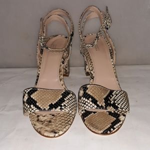 NWOT Barney New York block heels